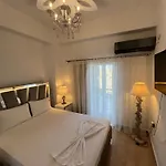 Akadia Syros Nyaraló *