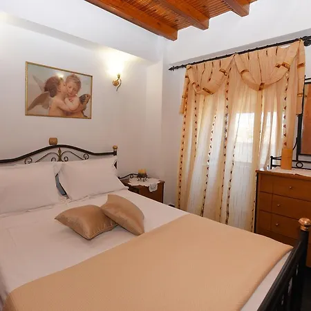 Akadia Syros * Ermúpoli