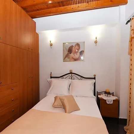 Akadia Syros * Ermoupoli