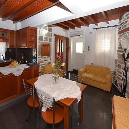 Akadia Syros Ερμούπολη